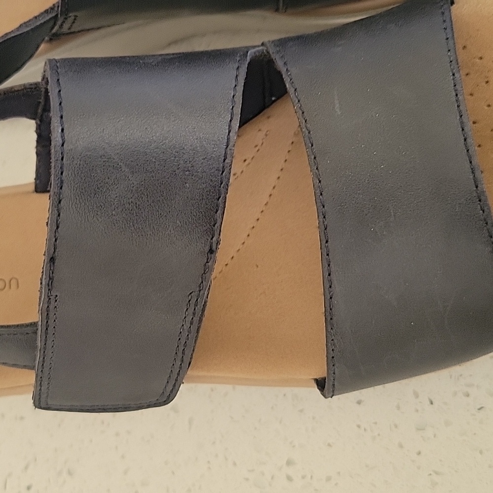 Clark's Comfort Sandals - Picture 4 of 8